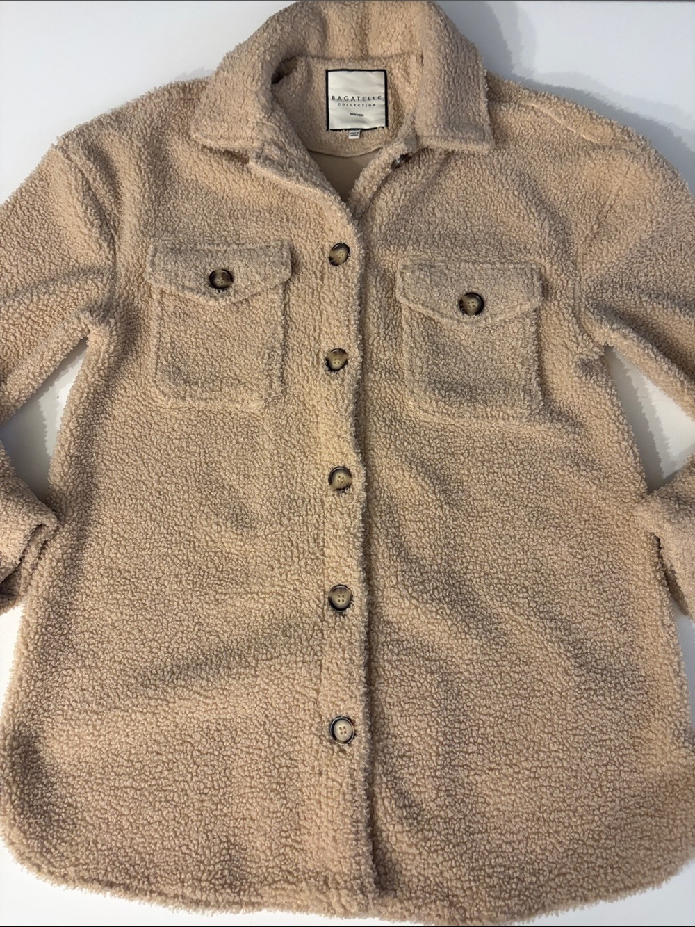BAGATELLE COLLECTION WOMENS SIZE SMALL CREAM SHERPA TEDDY SHACKET JACKET